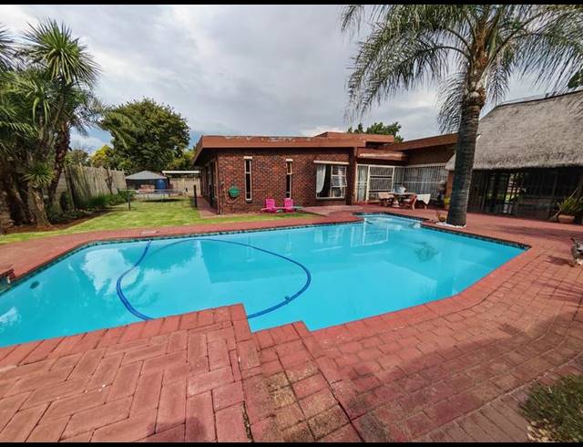 3 BEDROOM HOUSE FOR SALE IN VANDERBIJLPARK SE 7